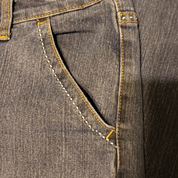 Bogari Jeans  - Embroidered  - 12x31/32 Pre-owned - Picture 4 of 8